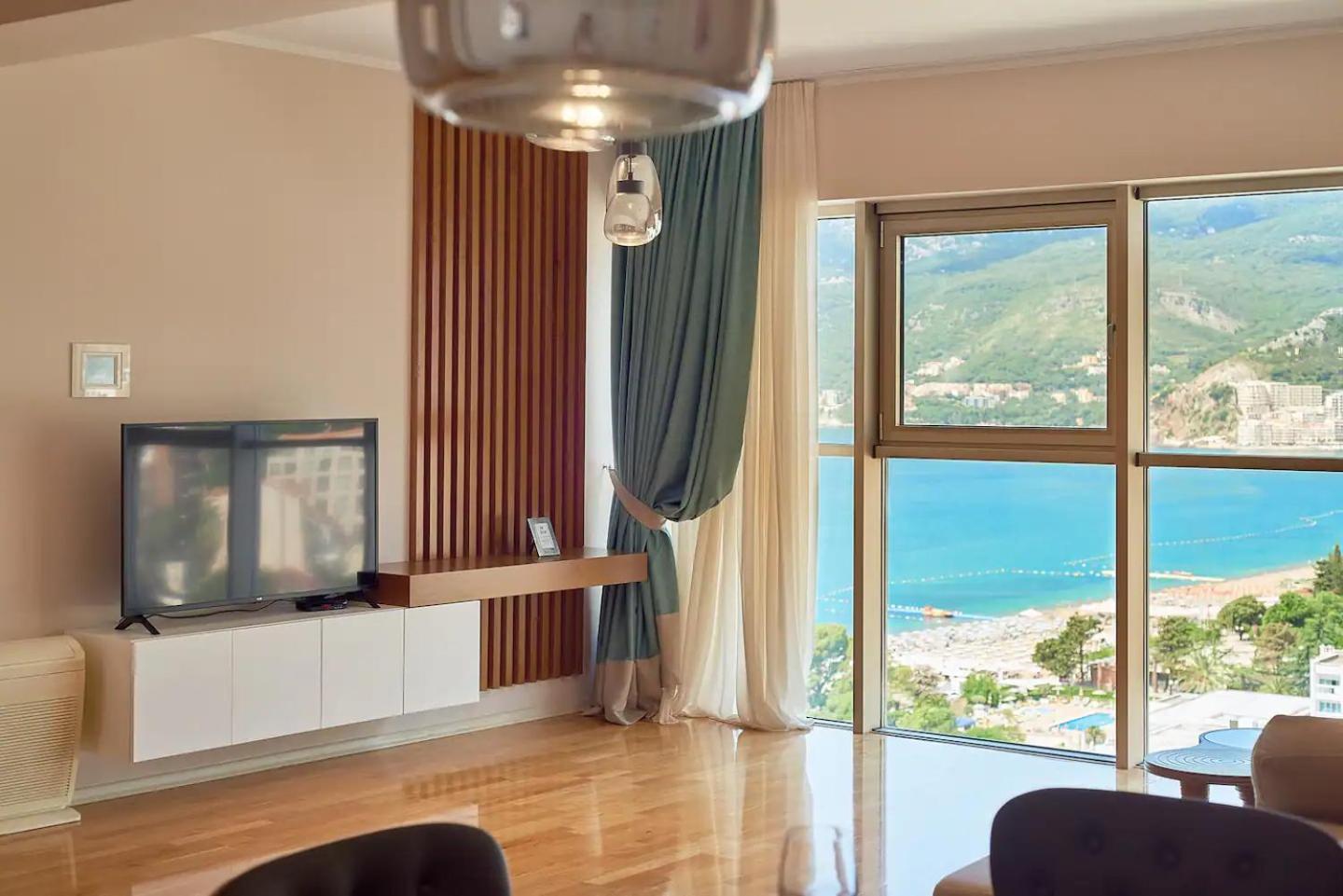 Apartment Lux Sea View *